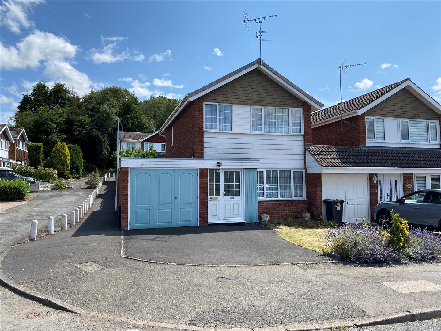 3 bed property in Tennyson Way, Kidderminster